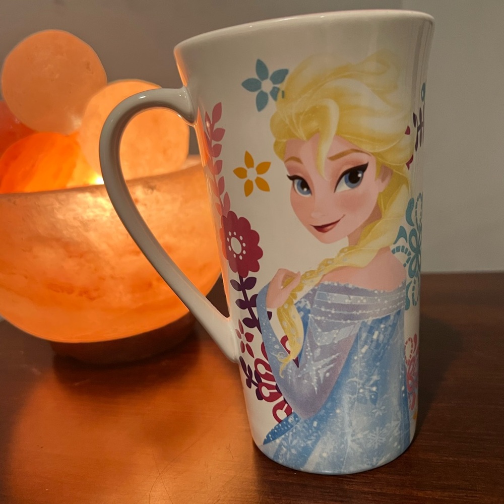 Disney Latte Collection Elsa Mug - Picture 2 of 6